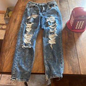 American eagle mom jeans